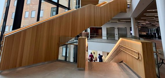 Hämeenlinna Assi-sairaalan portaiden betonipinnoitus